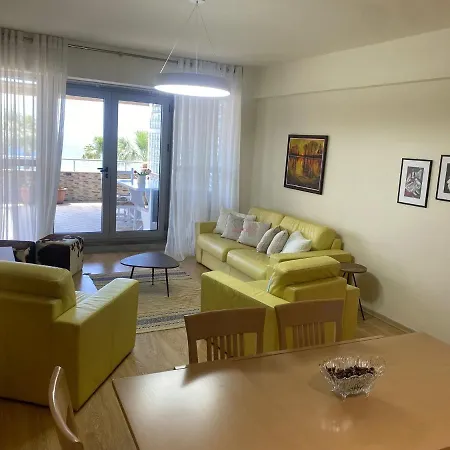 Cactus Coastal: 3-bedroom Ii * Avlonya