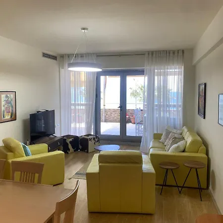 Cactus Coastal: 3-bedroom Ii * Vlorë